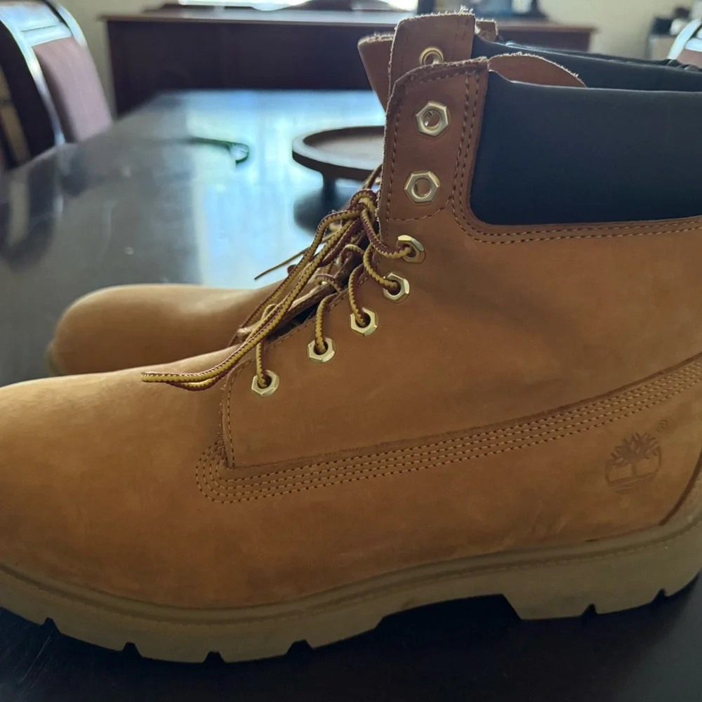 Timberland Tan Suede Boots with Rugged Sole Like New Men’s 13 - Picture 2 of 4